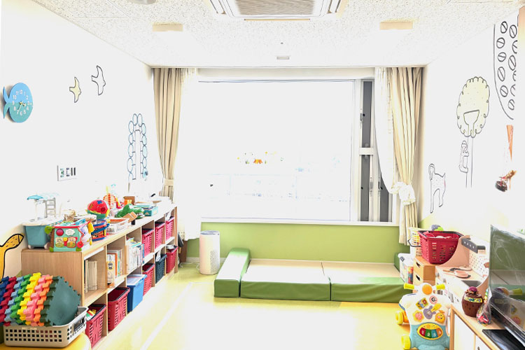 院内の様子 福島県立医科大学 小児腫瘍内科 小児がん患者さんとご家族により良い治療を提供いたします。